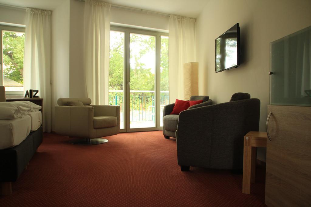Hotel Lindenstrasse Neuenhagen bei Berlin Exterior foto